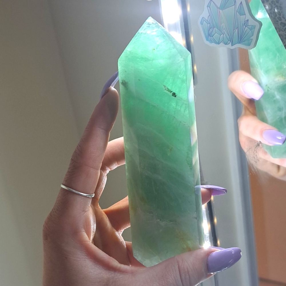 Gorgeous  thick n chunky green fluorite crystal tower